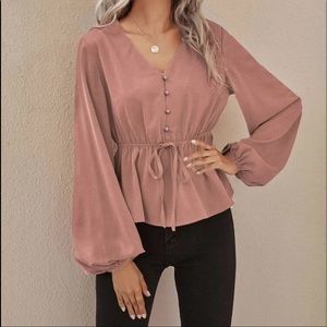 NWT BEAUTIFUL KNOT FRONT LANTERN SLEEVE BLOUSE